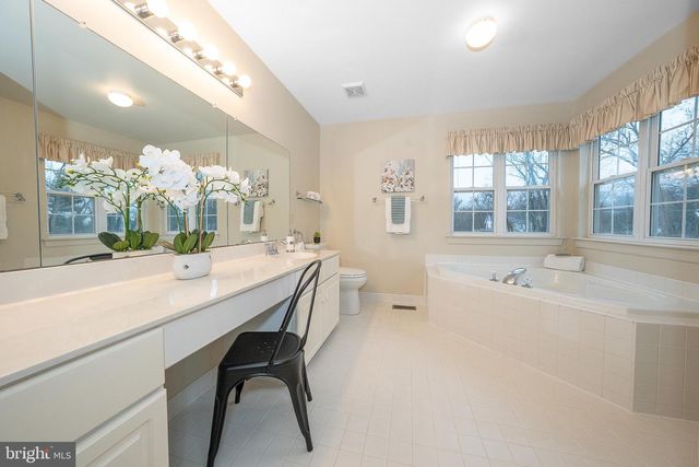824 WAVERLY RD, Kennett Square, PA 19348