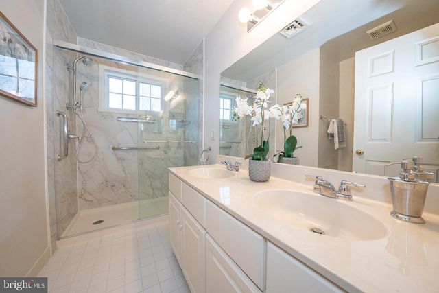 824 WAVERLY RD, Kennett Square, PA 19348