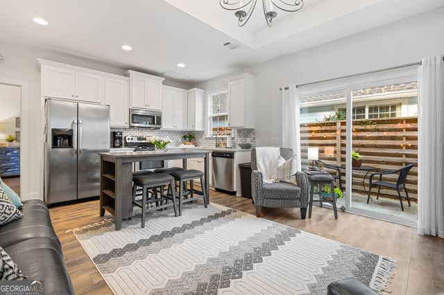 423 Palmetto Street, St. Simons, GA 31522