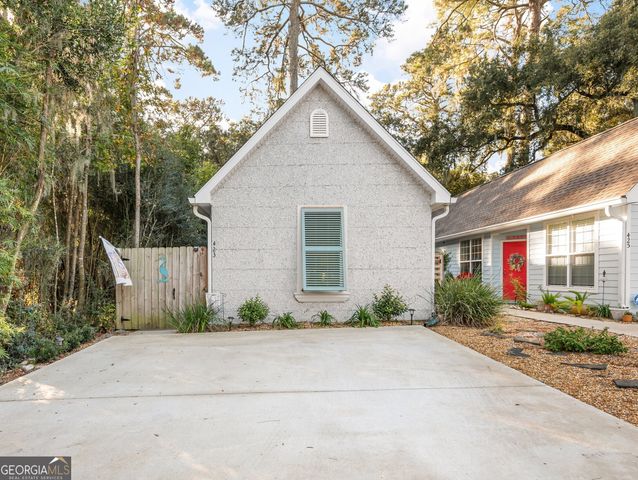423 Palmetto Street, St. Simons, GA 31522