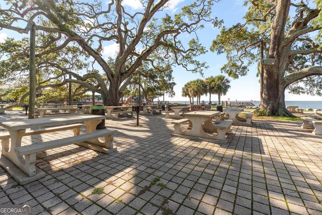 423 Palmetto Street, St. Simons, GA 31522