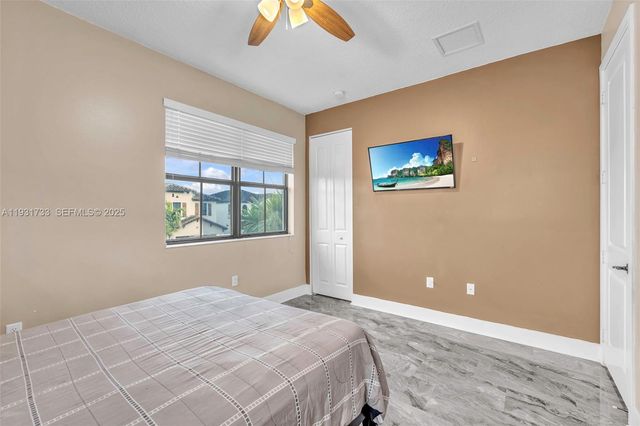 9712 W 34th Ln 0, Hialeah, FL 33018