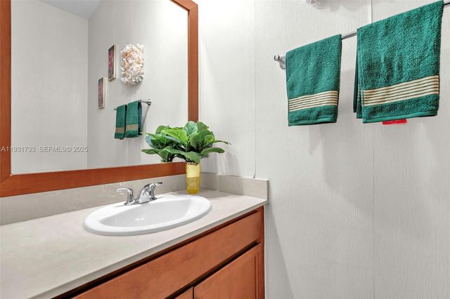 9712 W 34th Ln 0, Hialeah, FL 33018