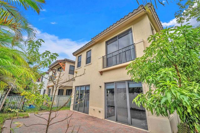 9712 W 34th Ln 0, Hialeah, FL 33018