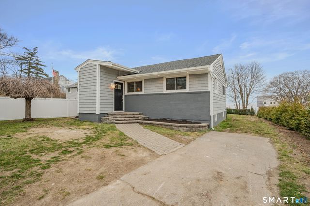 1092 Ocean Avenue, New London, CT 06320