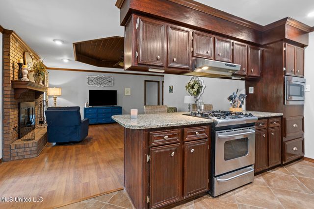 316 Fox Hollow, Canton, MS 39046