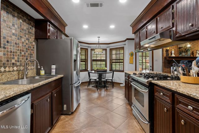 316 Fox Hollow, Canton, MS 39046