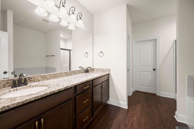 10025 Ole Millstead Ct, Baton Rouge, LA 70816