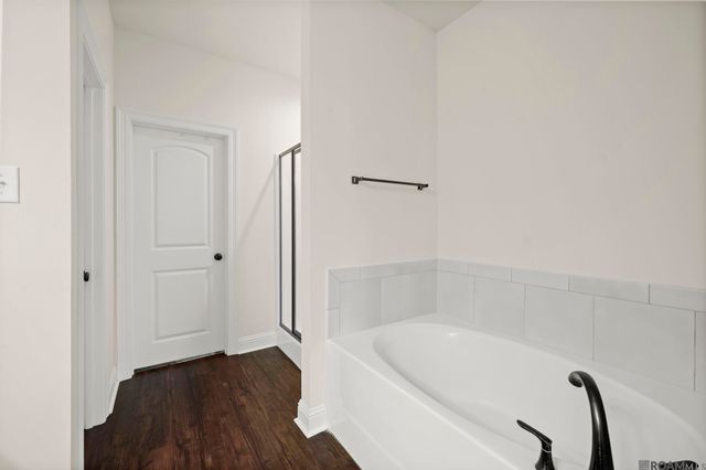 10025 Ole Millstead Ct, Baton Rouge, LA 70816