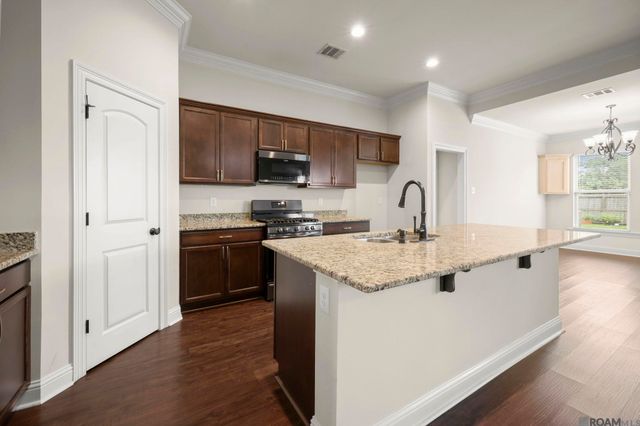 10025 Ole Millstead Ct, Baton Rouge, LA 70816