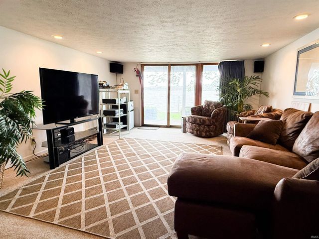 1622 Bessmore Park Road, Rochester, IN 46975