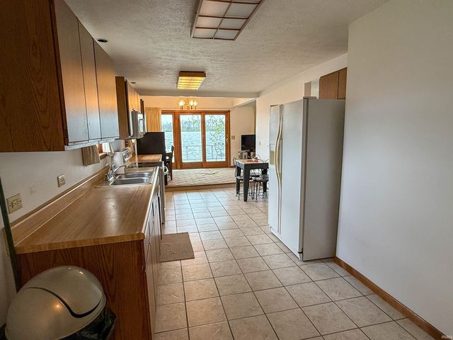 1622 Bessmore Park Road, Rochester, IN 46975