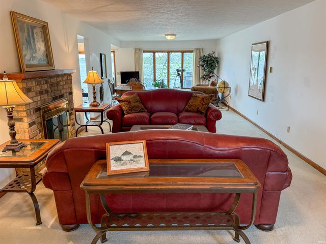 1622 Bessmore Park Road, Rochester, IN 46975