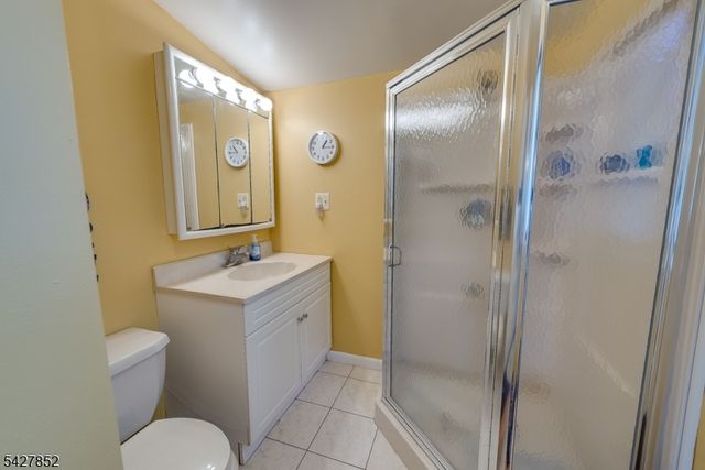 330 Lakeside Ave, Hopatcong Boro, NJ 07821