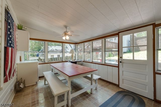 330 Lakeside Ave, Hopatcong Boro, NJ 07821