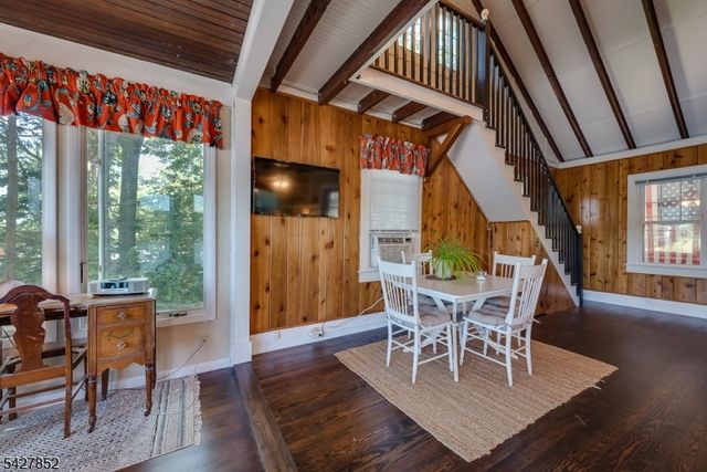 330 Lakeside Ave, Hopatcong Boro, NJ 07821