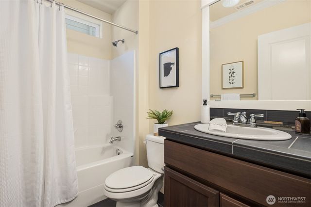5402 165th Place SW, Lynnwood, WA 98037