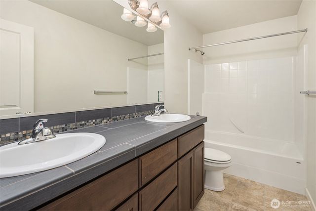5402 165th Place SW, Lynnwood, WA 98037