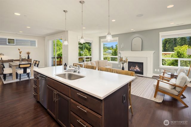 5402 165th Place SW, Lynnwood, WA 98037