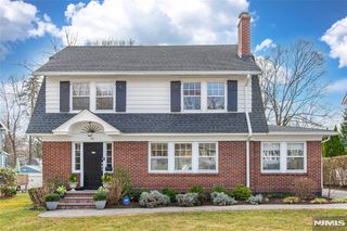 30 Wellesley Road, Montclair, NJ 07043