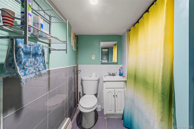 960 E 221st Street, Bronx, NY 10469