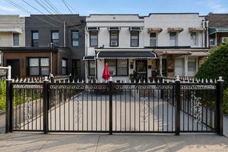 960 E 221st Street, Bronx, NY 10469