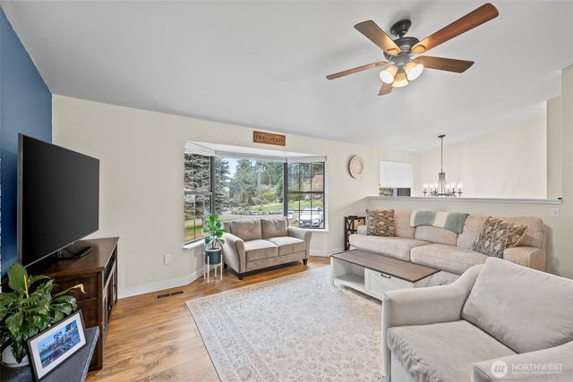 312 Point Fosdick Place NW, Gig Harbor, WA 98335