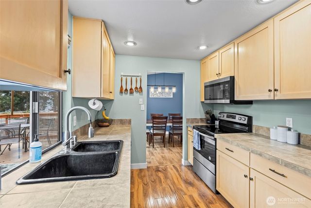 312 Point Fosdick Place NW, Gig Harbor, WA 98335