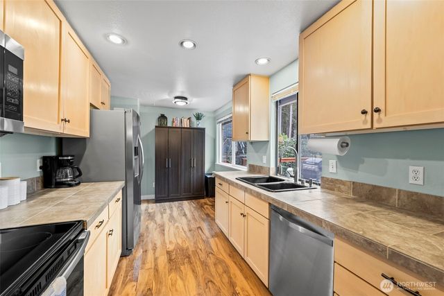 312 Point Fosdick Place NW, Gig Harbor, WA 98335