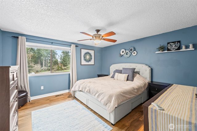 312 Point Fosdick Place NW, Gig Harbor, WA 98335