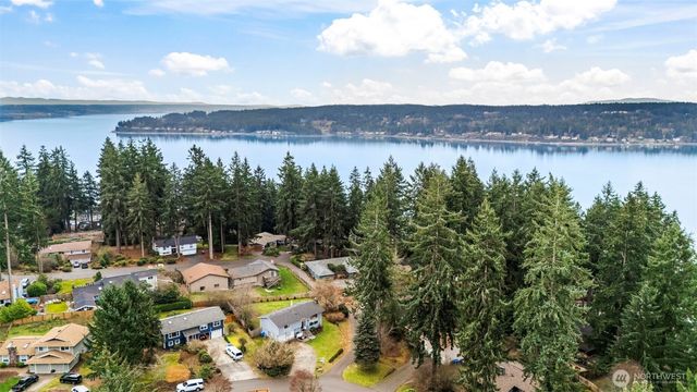312 Point Fosdick Place NW, Gig Harbor, WA 98335