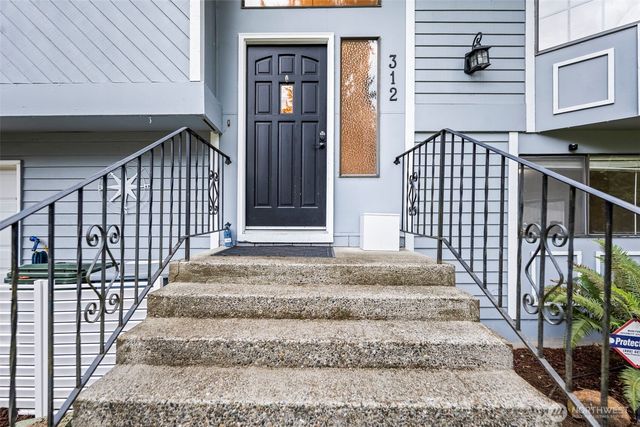312 Point Fosdick Place NW, Gig Harbor, WA 98335