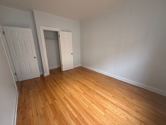 7342 N Damen Avenue 2, Chicago, IL 60645
