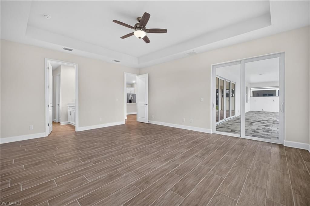 Image 16 of property listing at 629 SW 13th ST, Cape Coral, FL 33914