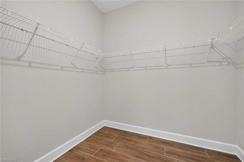 Image 21 of property listing at 629 SW 13th ST, Cape Coral, FL 33914
