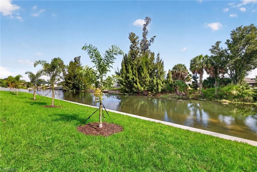 Image 32 of property listing at 629 SW 13th ST, Cape Coral, FL 33914