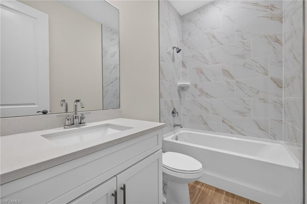 Image 9 of property listing at 629 SW 13th ST, Cape Coral, FL 33914