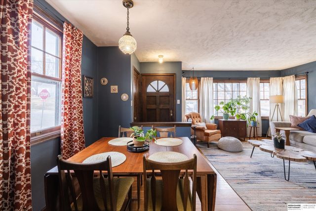 1722 N 49th Street, Omaha, NE 68104