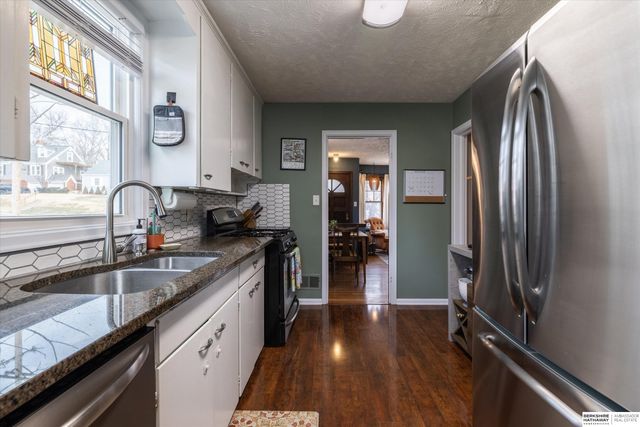 1722 N 49th Street, Omaha, NE 68104