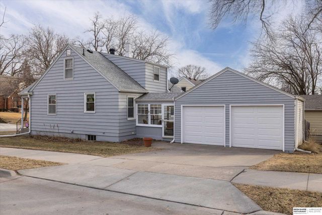 1722 N 49th Street, Omaha, NE 68104