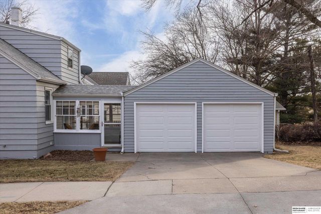 1722 N 49th Street, Omaha, NE 68104