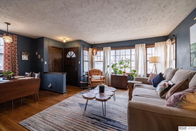 1722 N 49th Street, Omaha, NE 68104