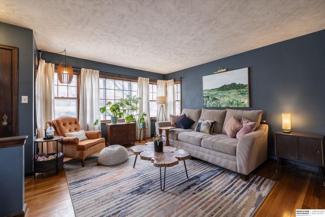 1722 N 49th Street, Omaha, NE 68104