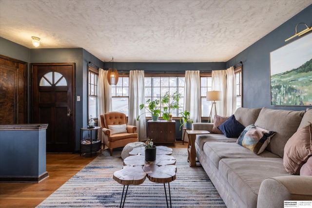 1722 N 49th Street, Omaha, NE 68104