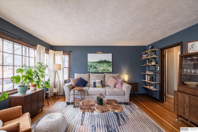 1722 N 49th Street, Omaha, NE 68104