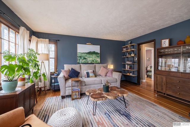 1722 N 49th Street, Omaha, NE 68104