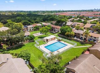 453 NE 210th Ter, Miami, FL 33179