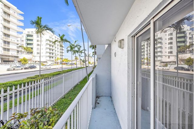 2575 SW 27th Avenue 111, Miami, FL 33133
