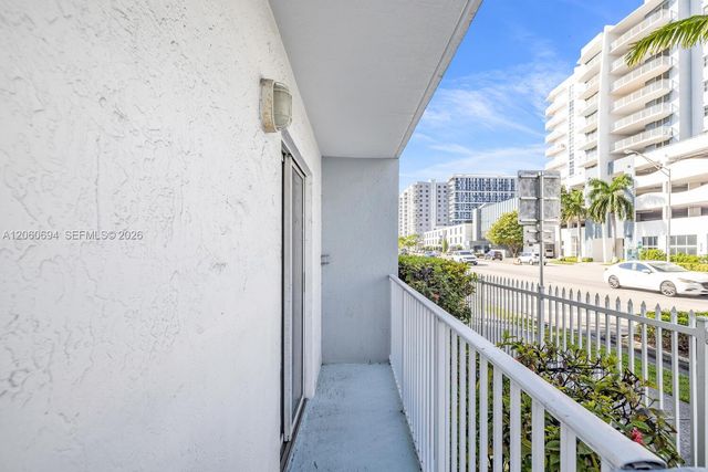 2575 SW 27th Avenue 111, Miami, FL 33133