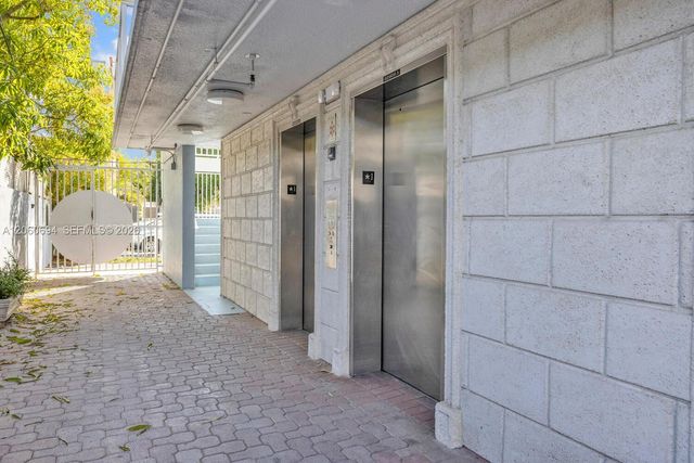 2575 SW 27th Avenue 111, Miami, FL 33133